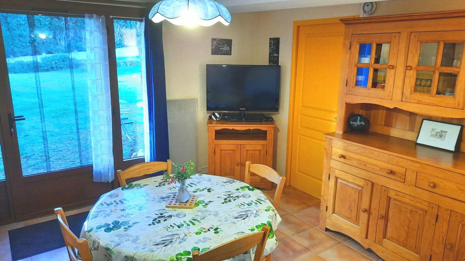La Petite Maison Dans La Prairie Cassaignes Exterior photo